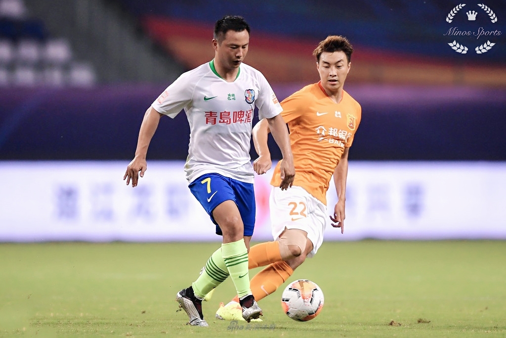 德国杯转会期再迎强敌；夏洛特黄蜂复出首秀；主帅态度：引发热议；资深球员宣示担当的简单介绍